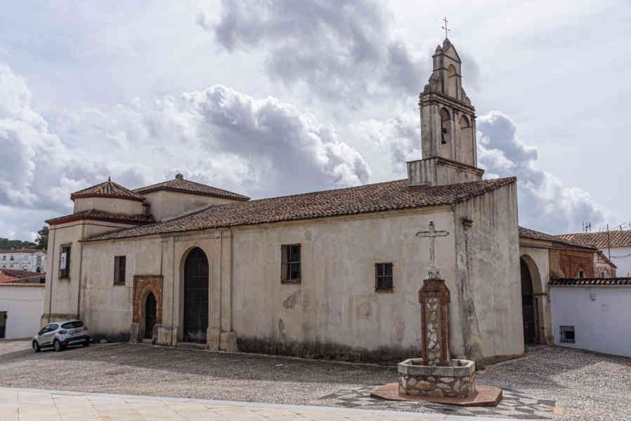 Huelva - Aracena 18 - iglesia de Santo Domingo.jpg